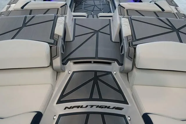 Slide: The Image of Nautique Super Air Nautique G25 Paragon 2025 - 10