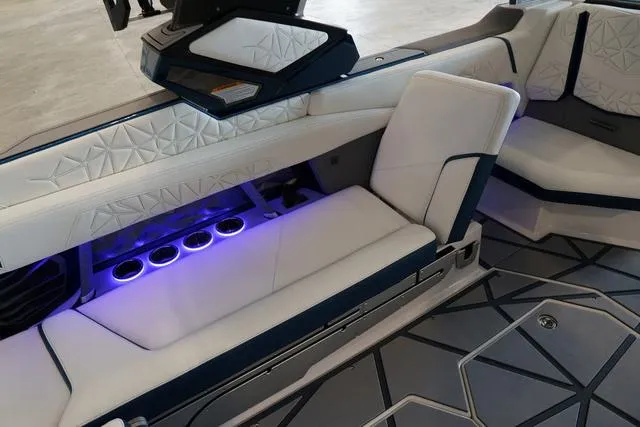 Slide: The Image of Nautique Super Air Nautique G25 Paragon 2025 - 31