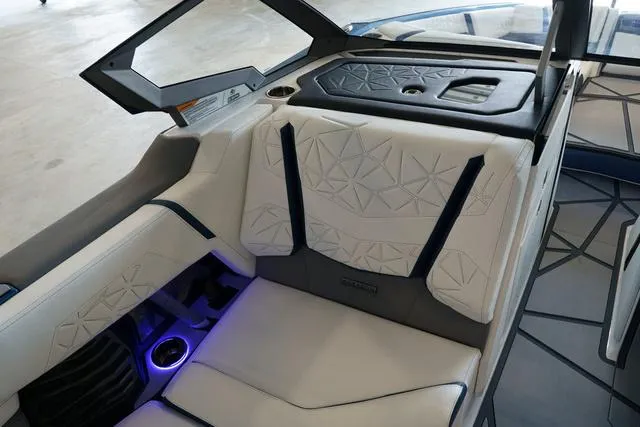 Slide: The Image of Nautique Super Air Nautique G25 Paragon 2025 - 32