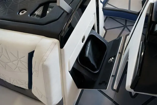 Slide: The Image of Nautique Super Air Nautique G25 Paragon 2025 - 35