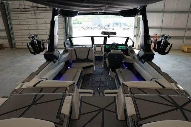 Slide: The Image of Nautique Super Air Nautique G25 Paragon 2025 - 9