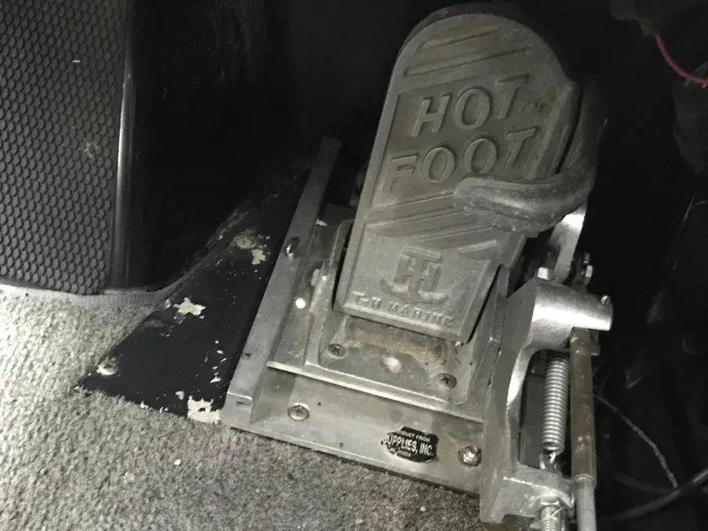 Slide: The Image of Hot Foot pedal in 2004 Ranger 519 VX/VS boat, featuring durable metal construction. - 36