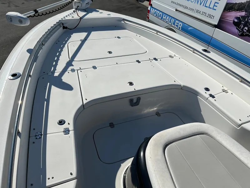 Slide: The Image of Shearwater 260 Carolina Flare 2020 - 13