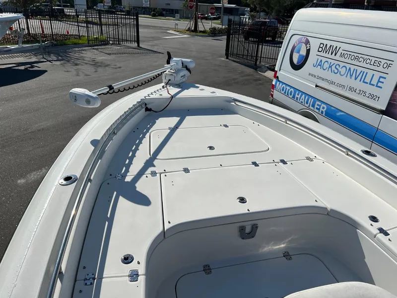 Slide: The Image of Shearwater 260 Carolina Flare 2020 - 14