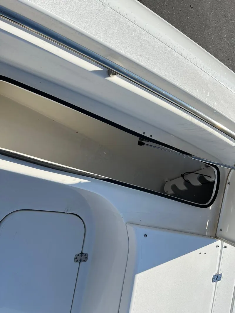 Slide: The Image of Shearwater 260 Carolina Flare 2020 - 15