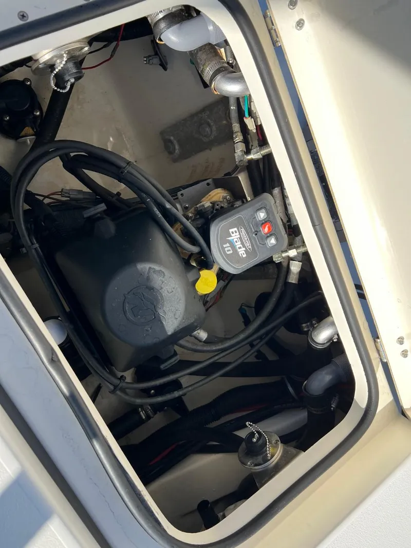 Slide: The Image of Shearwater 260 Carolina Flare 2020 - 6