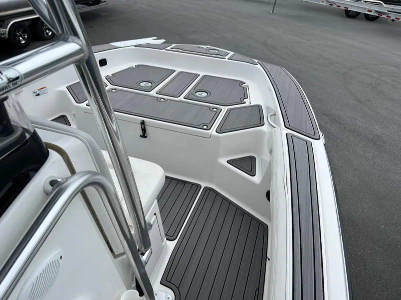 Slide: The Image of Yamaha 190 FSH Deluxe 2017 - 8