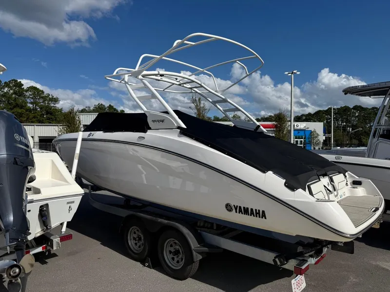 Slide: The Image of Yamaha 252SE 2023 - 1