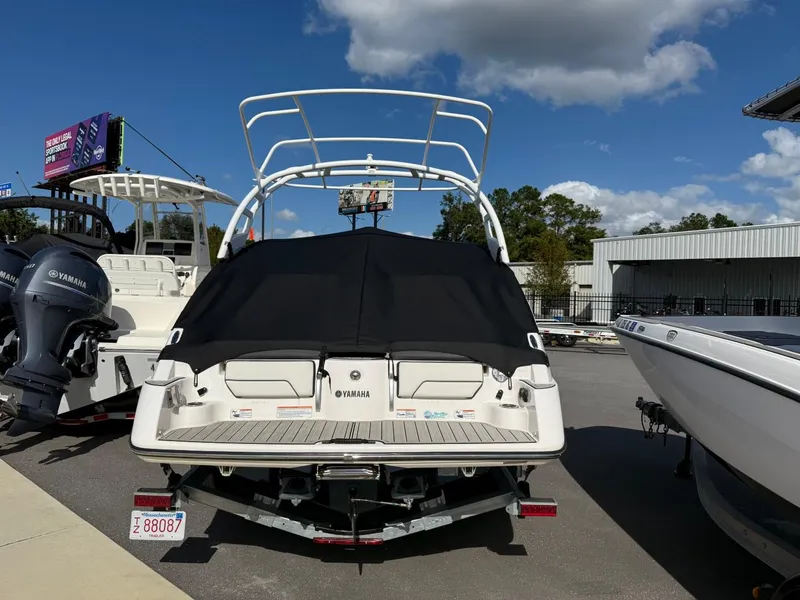 Slide: The Image of Yamaha 252SE 2023 - 2