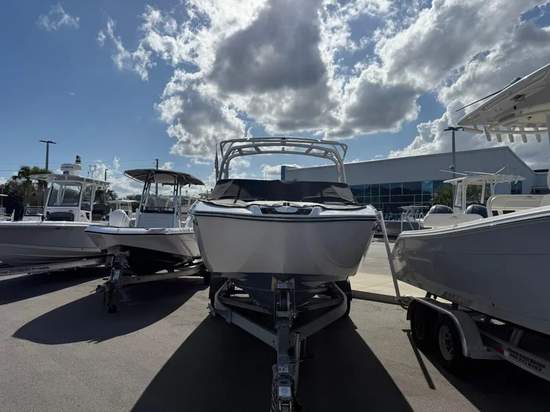 Slide: The Image of Yamaha 252SE 2023 - 4