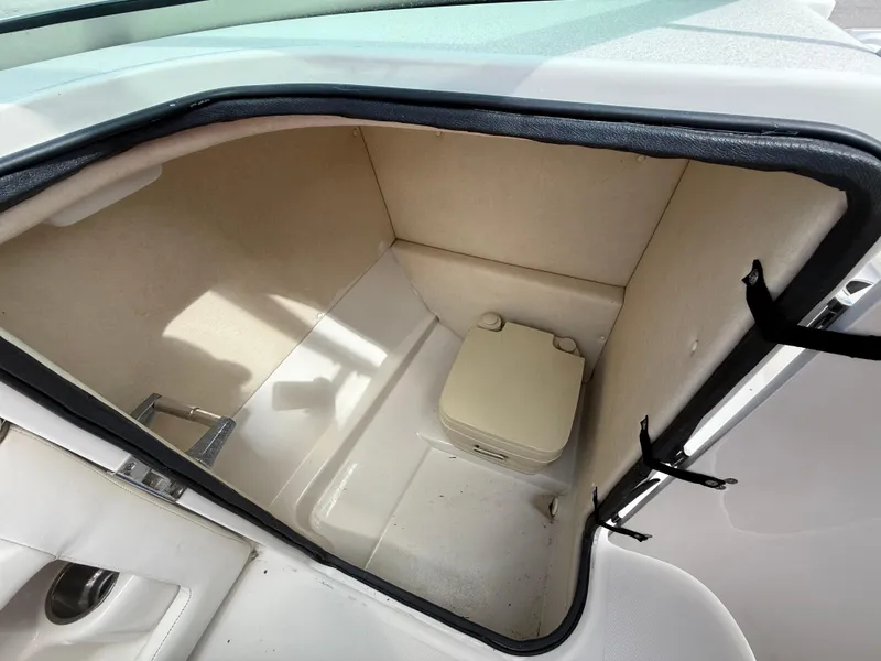 Slide: The Image of Sea Ray 210 Sundeck 2008 - 50