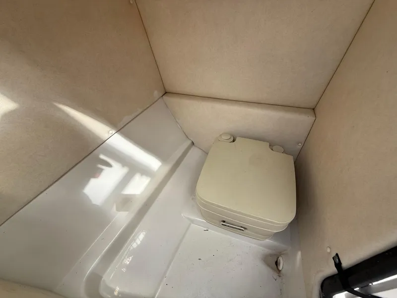 Slide: The Image of Sea Ray 210 Sundeck 2008 - 51