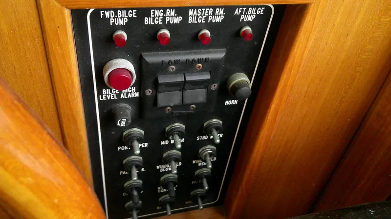 Slide: The Image of Ocean Alexander 546 Yachtfisher 1996 - 64