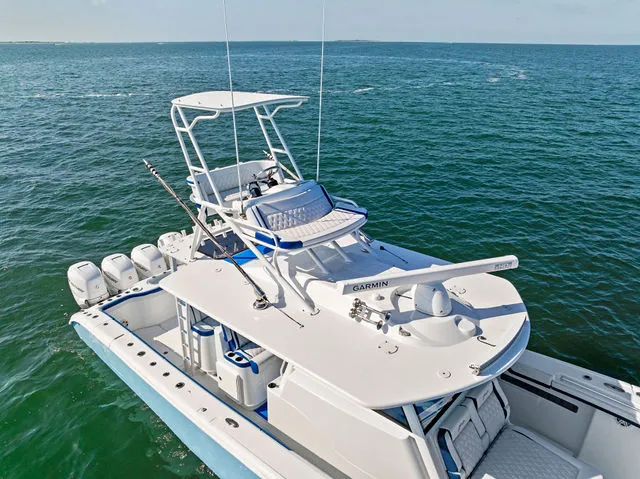 Slide: The Image of Yellowfin 42 Offshore 2019 - 71