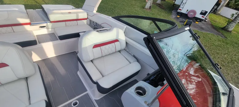 Slide: The Image of Regal LS2 2021 - 55