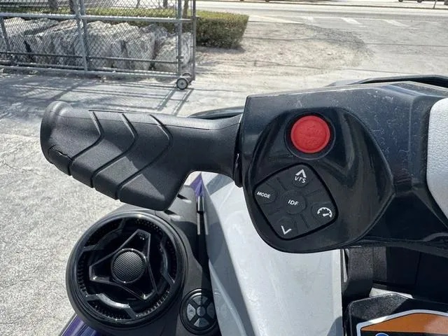 Slide: The Image of Sea-Doo GTI 2025 - 32