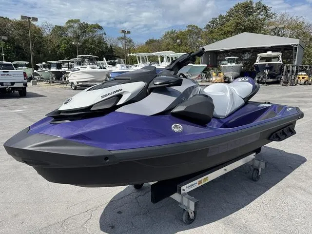 Slide: The Image of Sea-Doo GTI 2025 - 5
