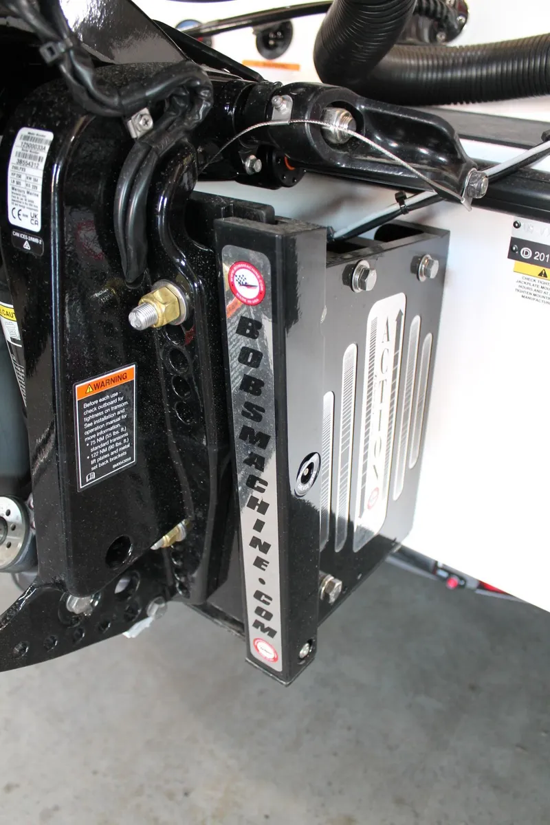 Slide: The Image of 2025 Vexus VXS21 boat component with Bob's Machine hydraulic jack plate. - 41