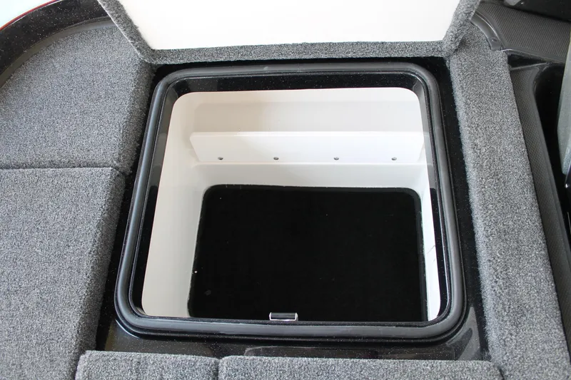 Slide: The Image of Ranger Boats Z520 2025 - 14