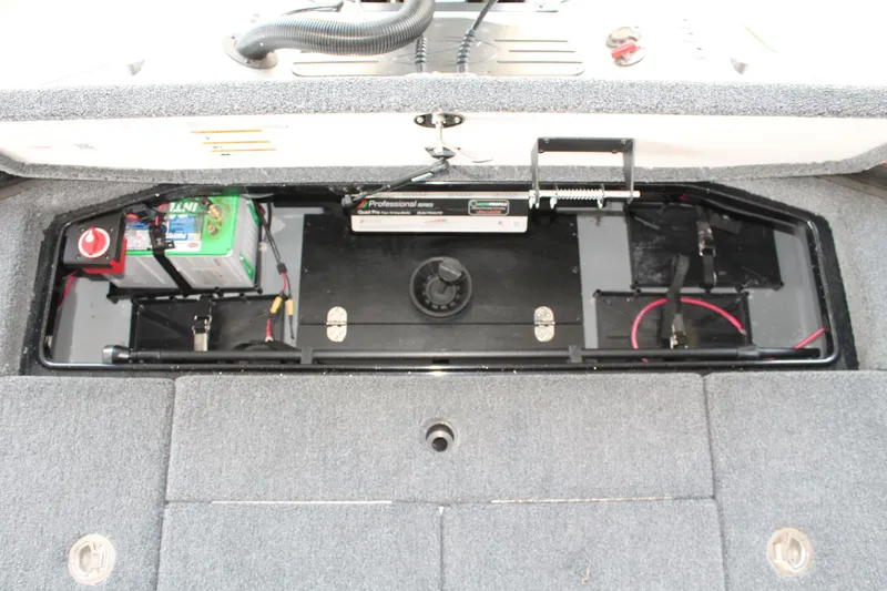 Slide: The Image of Ranger Boats Z520 2025 - 15