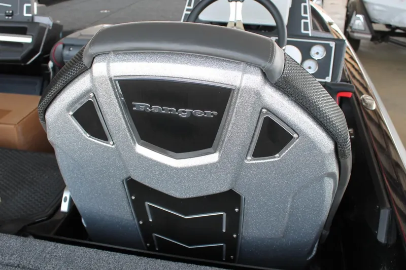 Slide: The Image of Ranger Boats Z520 2025 - 21