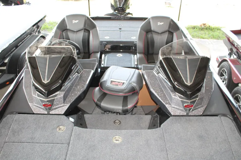 Slide: The Image of Ranger Boats Z520 2025 - 26