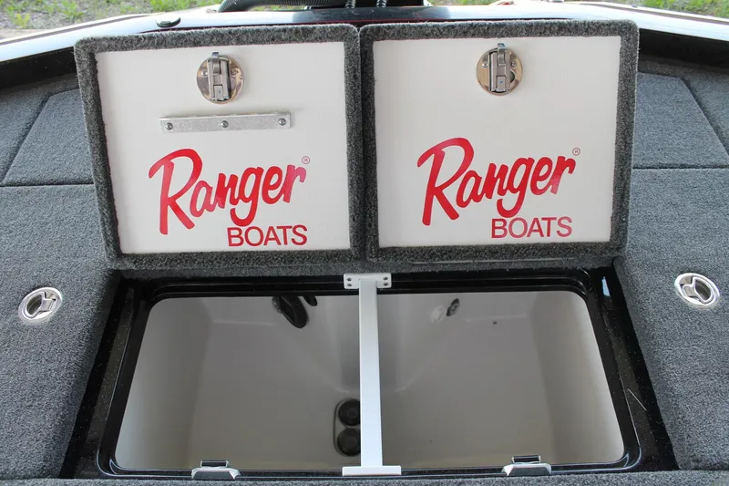 Slide: The Image of Ranger Boats Z520 2025 - 32