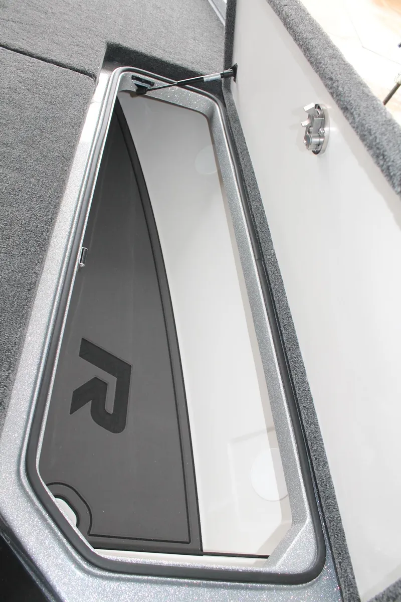 Slide: The Image of Ranger Boats Z519R Cup-Equipped 2025 - 10