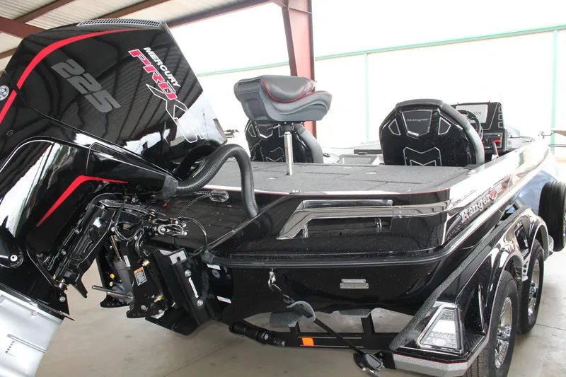 Slide: The Image of Ranger Boats Z519R Cup-Equipped 2025 - 17