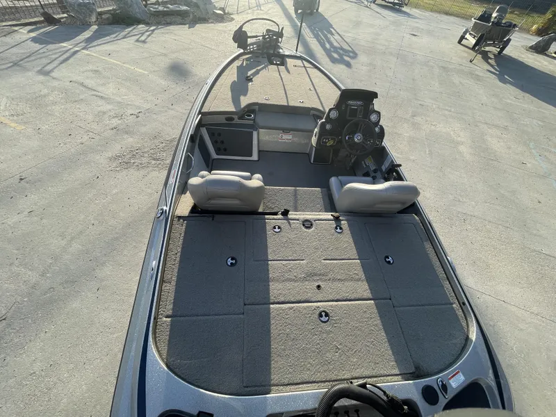 Slide: The Image of 2017 Nitro Z19 boat interior with dual seats and control panel. - 10