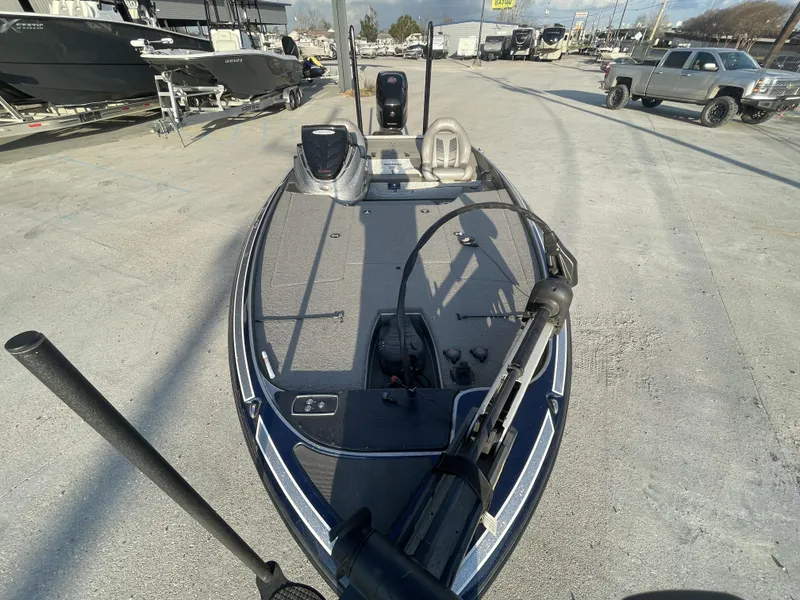 Slide: The Image of 2017 Nitro Z19 boat on display in a dealership lot. - 9