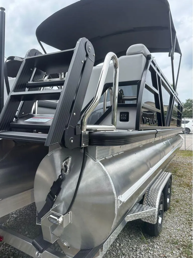 Slide: The Image of Veranda Vertex Premium RC VX22RC 2025 - 11