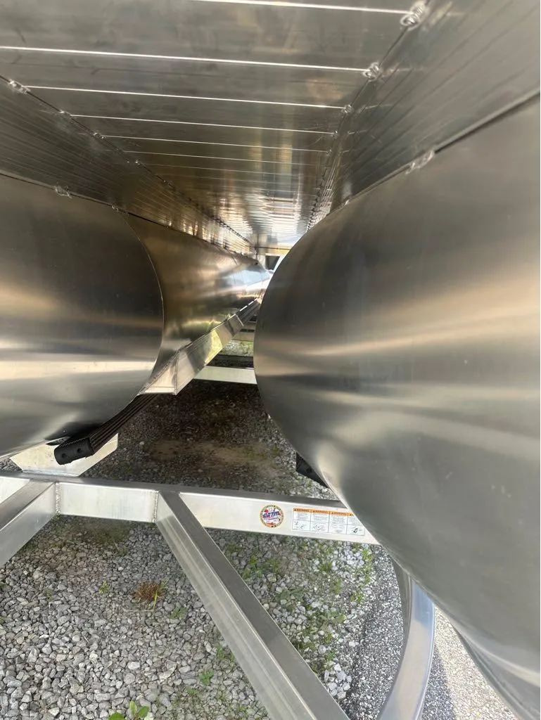 Slide: The Image of Veranda Vertex Premium RC VX22RC 2025 - 14