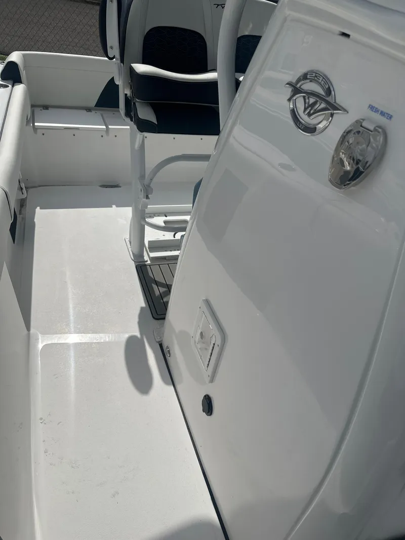 Slide: The Image of Tidewater 232 LXF 2025 - 11