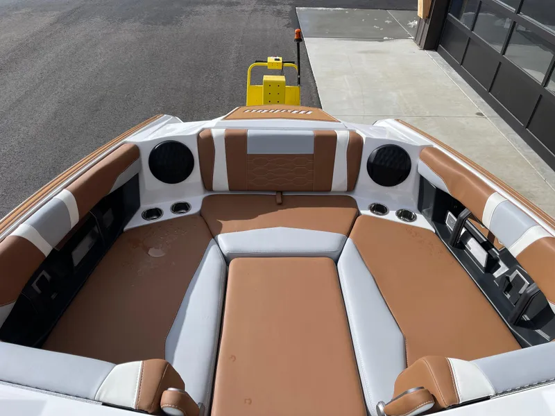 Slide: The Image of Malibu 23 MXZ 2024 - 10