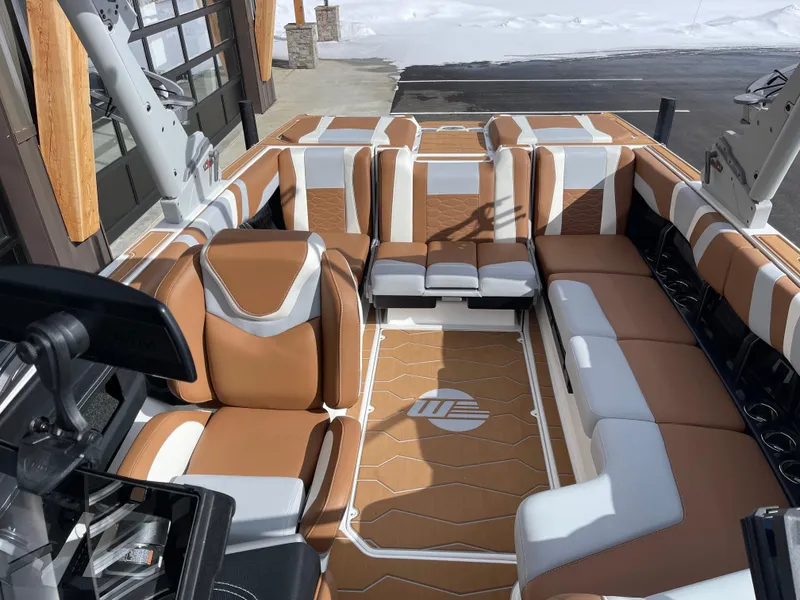 Slide: The Image of Malibu 23 MXZ 2024 - 11