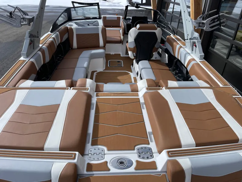 Slide: The Image of Malibu 23 MXZ 2024 - 8