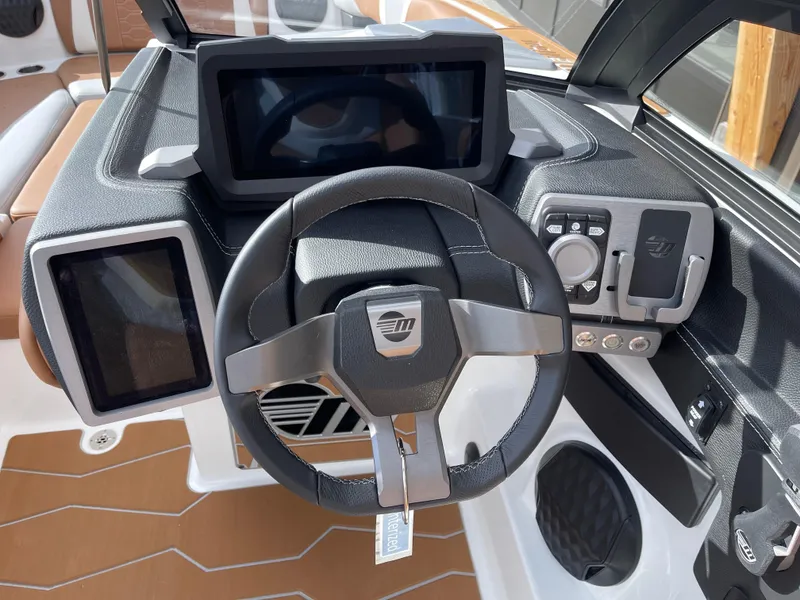 Slide: The Image of Malibu 23 MXZ 2024 - 9