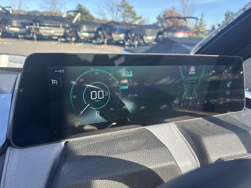 Slide: The Image of Malibu Wakesetter 25 LSV 2025 - 12