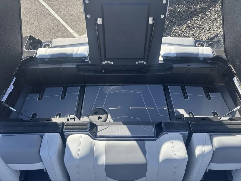 Slide: The Image of Malibu Wakesetter 25 LSV 2025 - 14