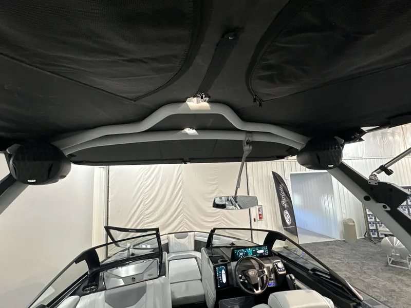 Slide: The Image of Malibu Wakesetter 25 LSV 2025 - 24