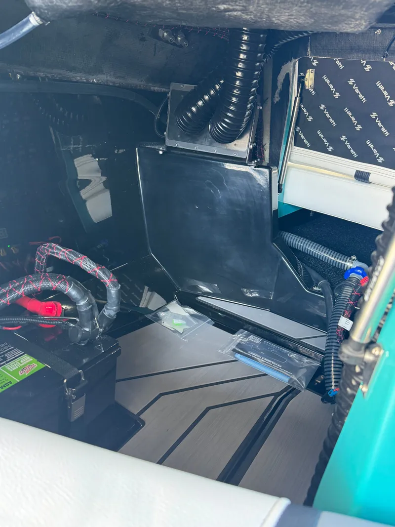 Slide: The Image of Varatti Z2272 2025 - 7