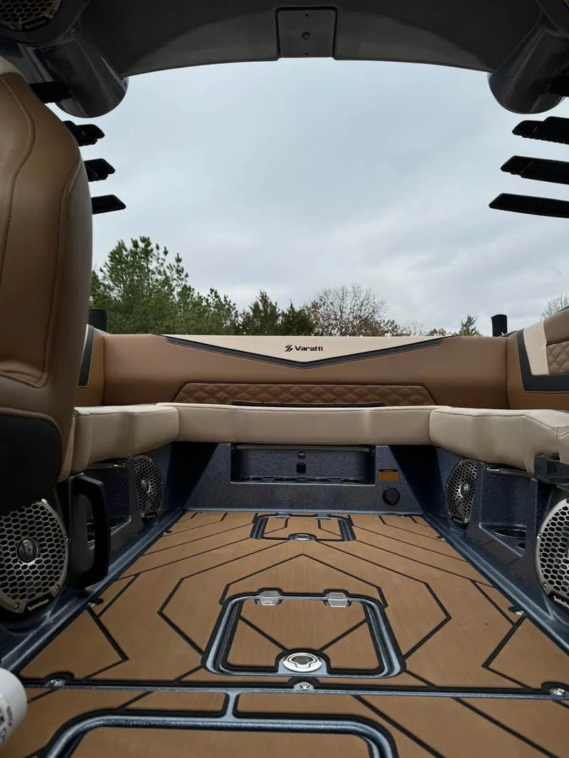 Slide: The Image of Varatti Z2373 2025 - 5