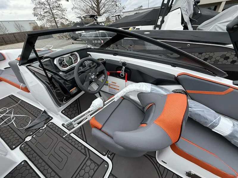 Slide: The Image of Scarab 195 LX 2025 - 10