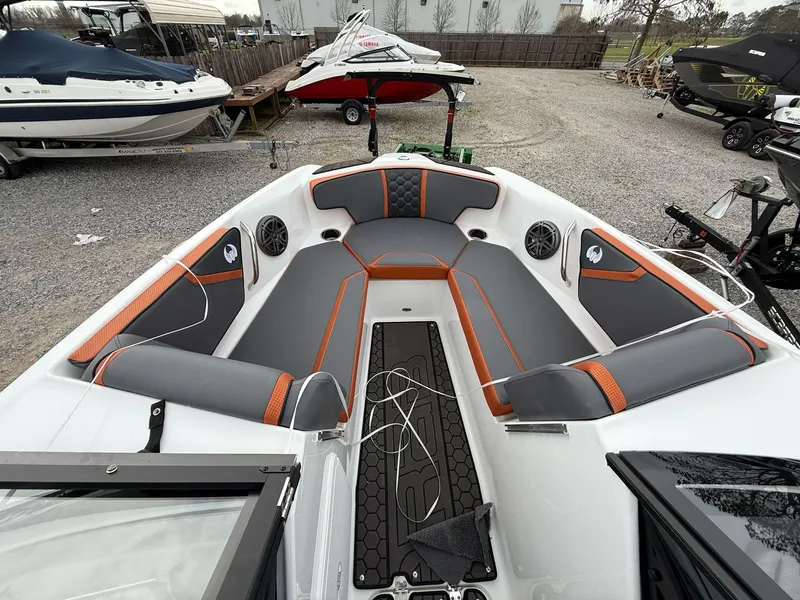 Slide: The Image of Scarab 195 LX 2025 - 21