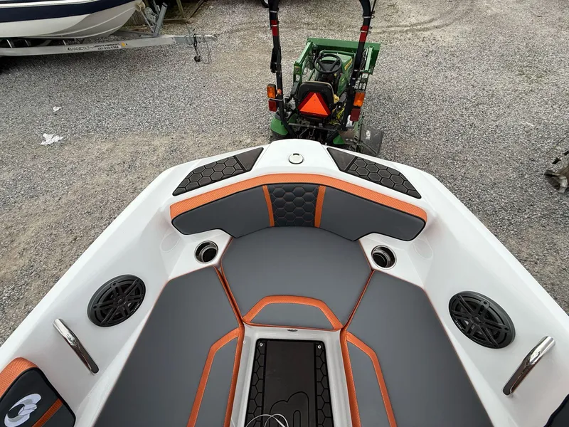 Slide: The Image of Scarab 195 LX 2025 - 22