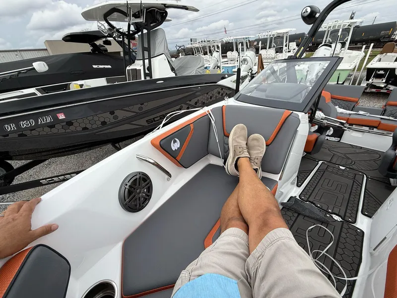 Slide: The Image of Scarab 195 LX 2025 - 23