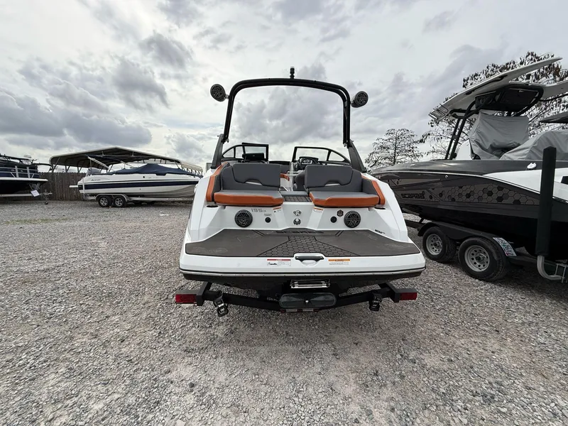 Slide: The Image of Scarab 195 LX 2025 - 30