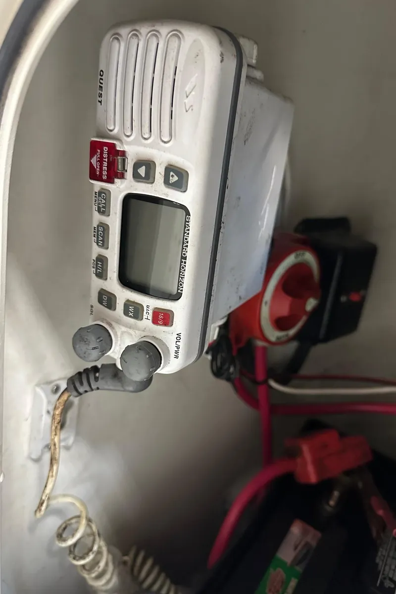 Slide: The Image of 2006 Hydra-Sports Lightning 202 DC boat radio and electrical components. - 9