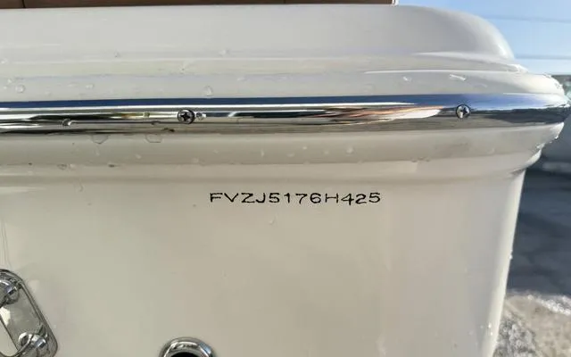 Slide: The Image of Pioneer 180 Islander 2025 - 10